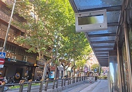 Padada del tranvía, a la altura del Paseo de la Estación.