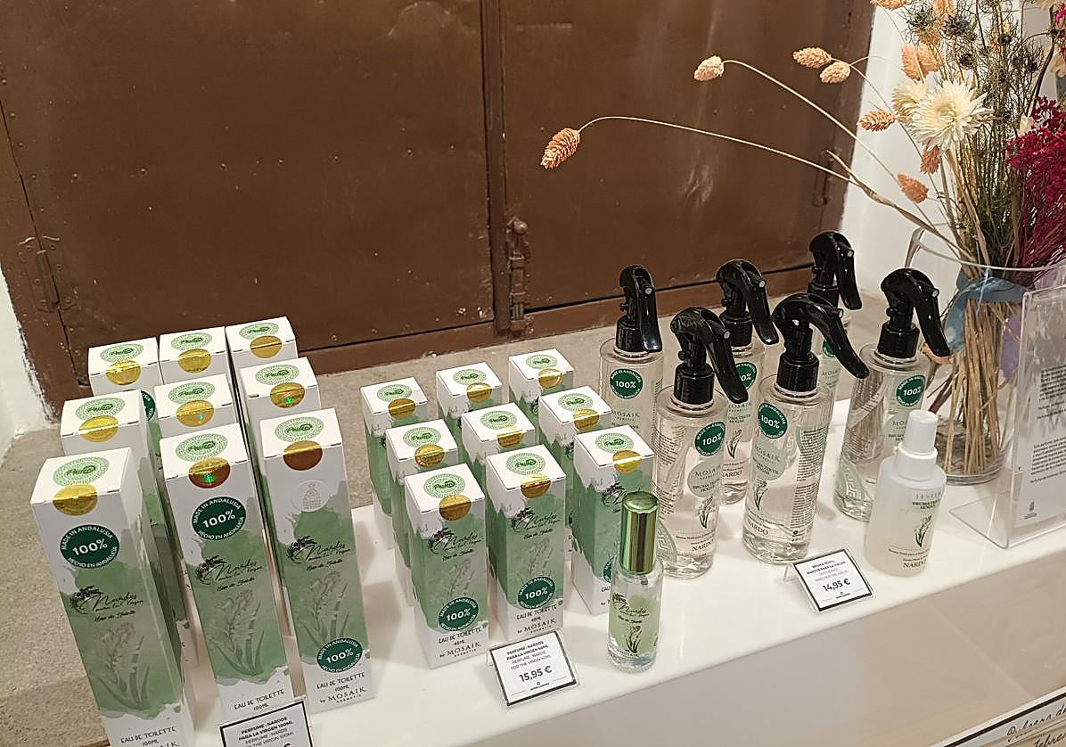 Fragancia 'Nardos para la Virgen' en la tienda oficial de la Hermandad.