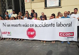 Los sindicatos de Almería se concentran por el sexto fallecido en accidente laboral