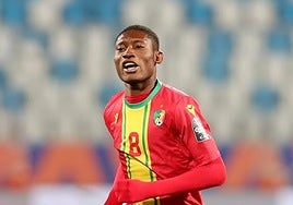 El delantero Josna Loulendo, con la selección de Congo.