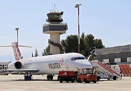 Un avión de Volotea en Granada, en una imagen de archivo.