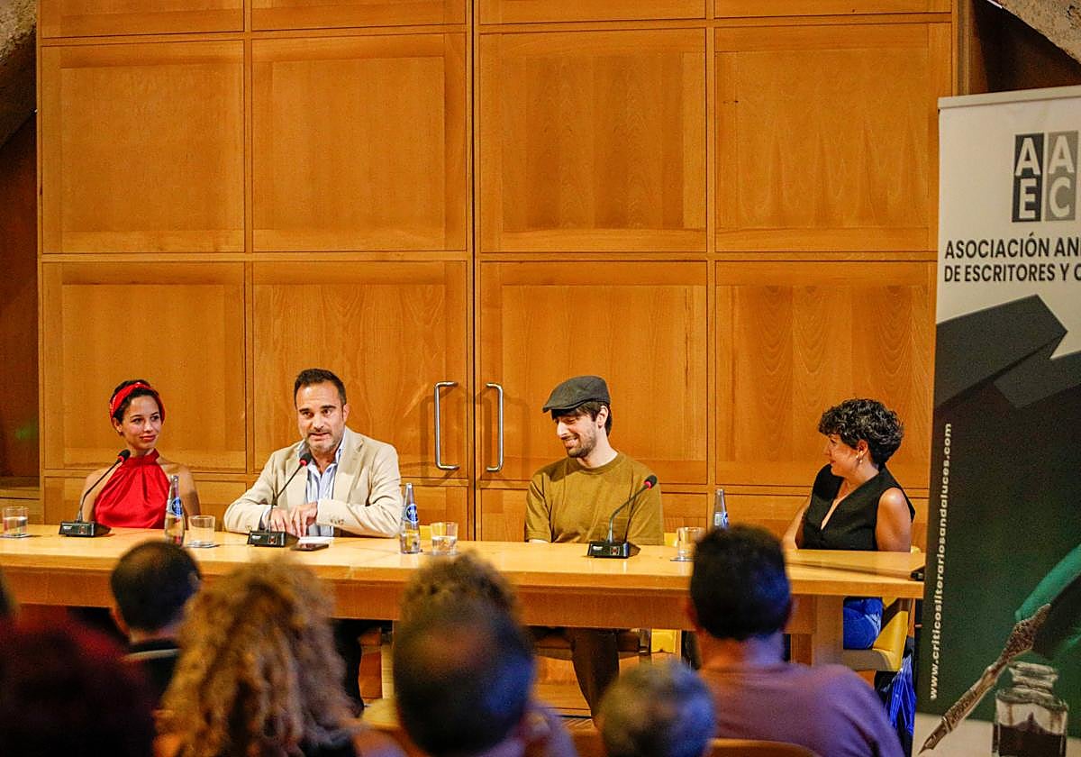 La mesa redonda ha estado moderada por el director de IDEAL.