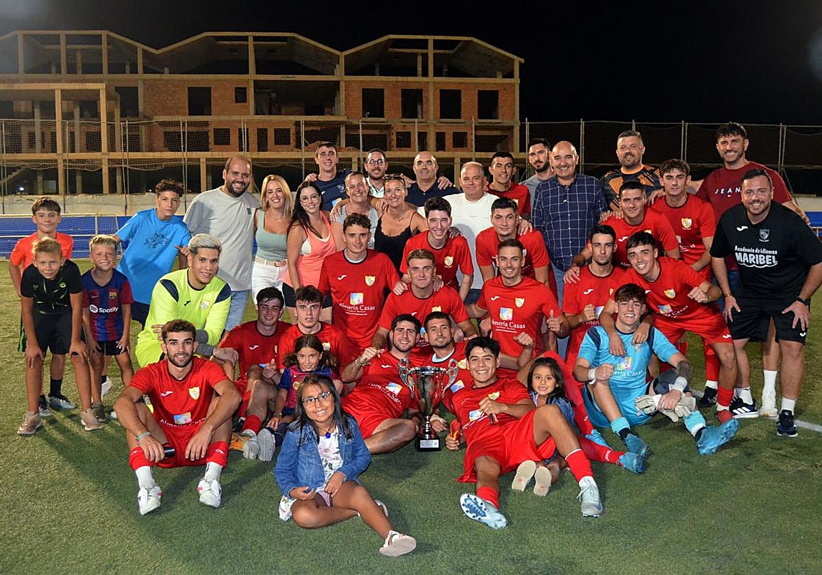 Albox estrena temporada en un campo de fútbol renovado