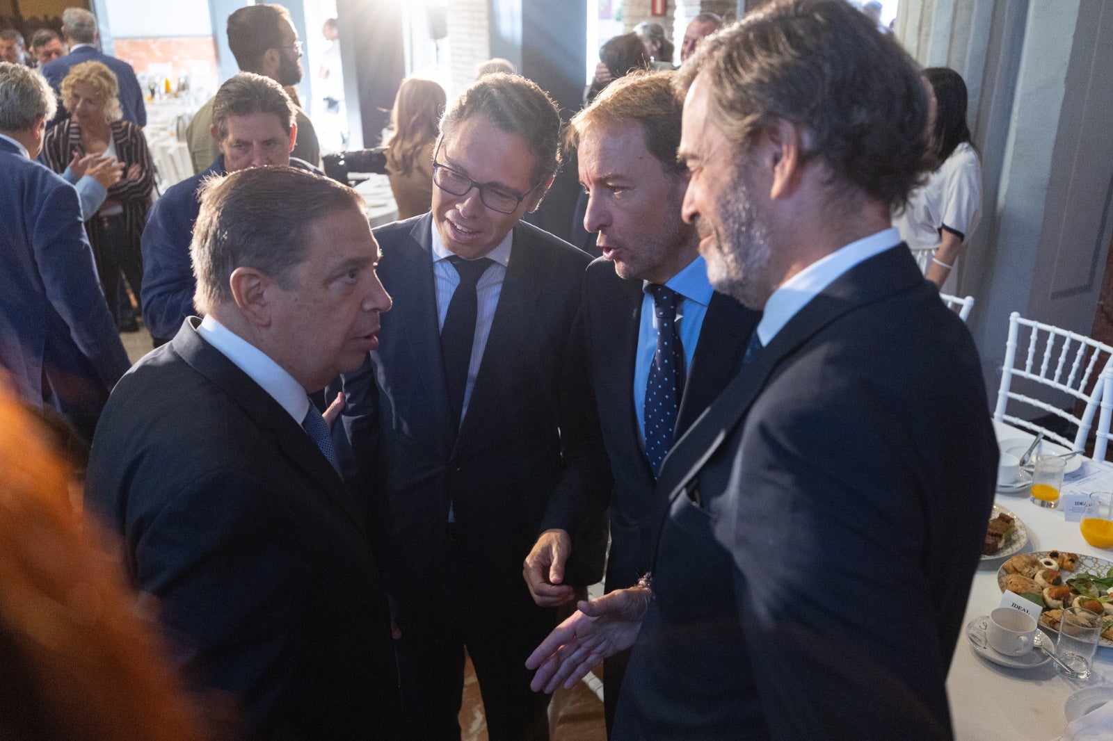 El foro informativo con el ministro Luis Planas, en imágenes