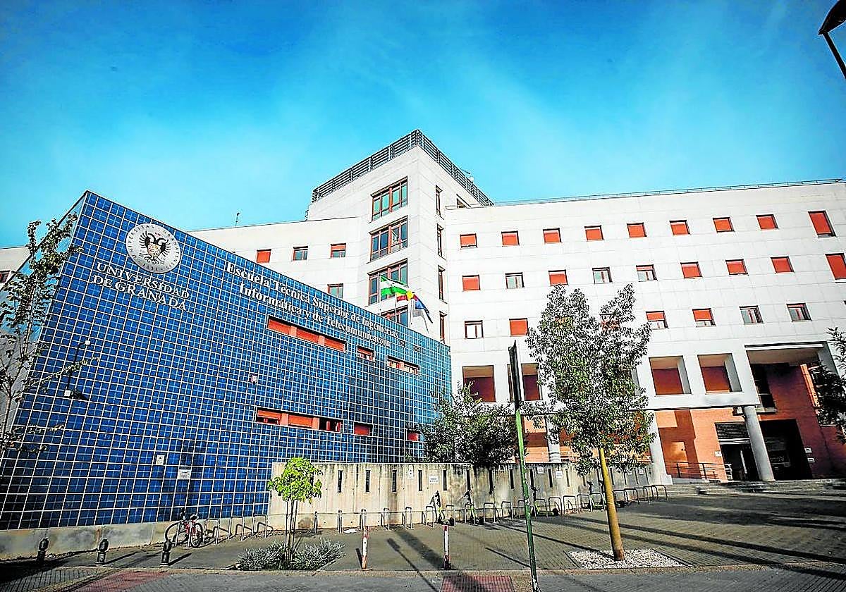 Luz verde a la UGR para volver a verificar los grados de IA y de Ingeniería Biomédica.