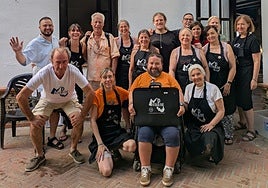 Participantes en Moclinprint posan sonrientes al término del certamen.