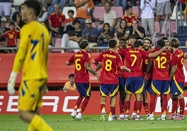 España sub 21 celebra un tanto ante Chipre.