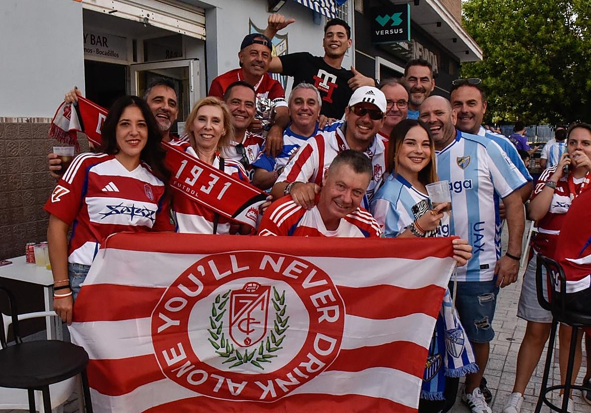 Granadinistas y malaguistas, juntos pese a la rivalidad.