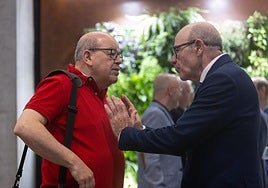 El catedrático Francisco Herrera y el rector de la UGR, Pedro Mercado, tras conocerse el veredicto de Accua.