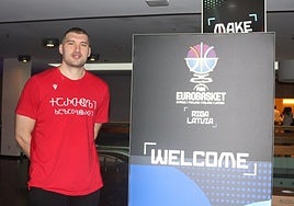 Beqa Burjanadze, jugador del Covirán Granada, internacional por Georgia, en el hotel de concentración de su selección.