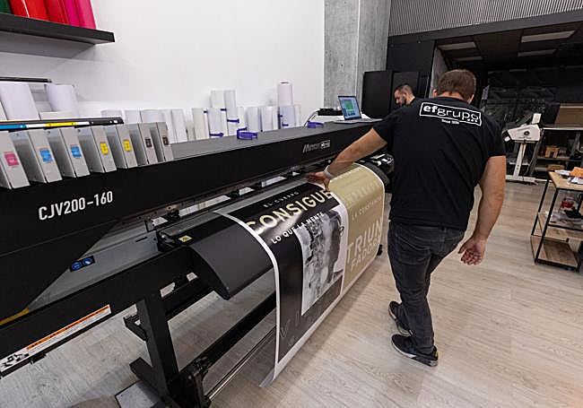 Profesionales de Efgrupo con la última tecnología de su sector