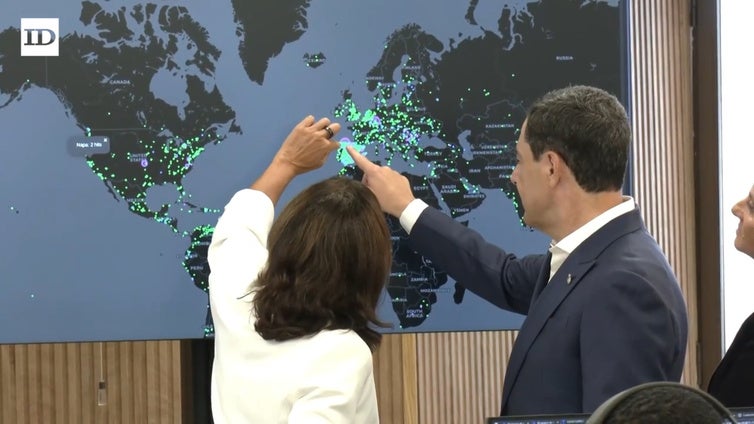Presentación del nuevo centro tecnológico en la sede de Telefónica del Zaidín