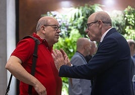 El catedrático Francisco Herrera y el rector de la UGR, Pedro Mercado, tras conocerse el veredicto de Accua.