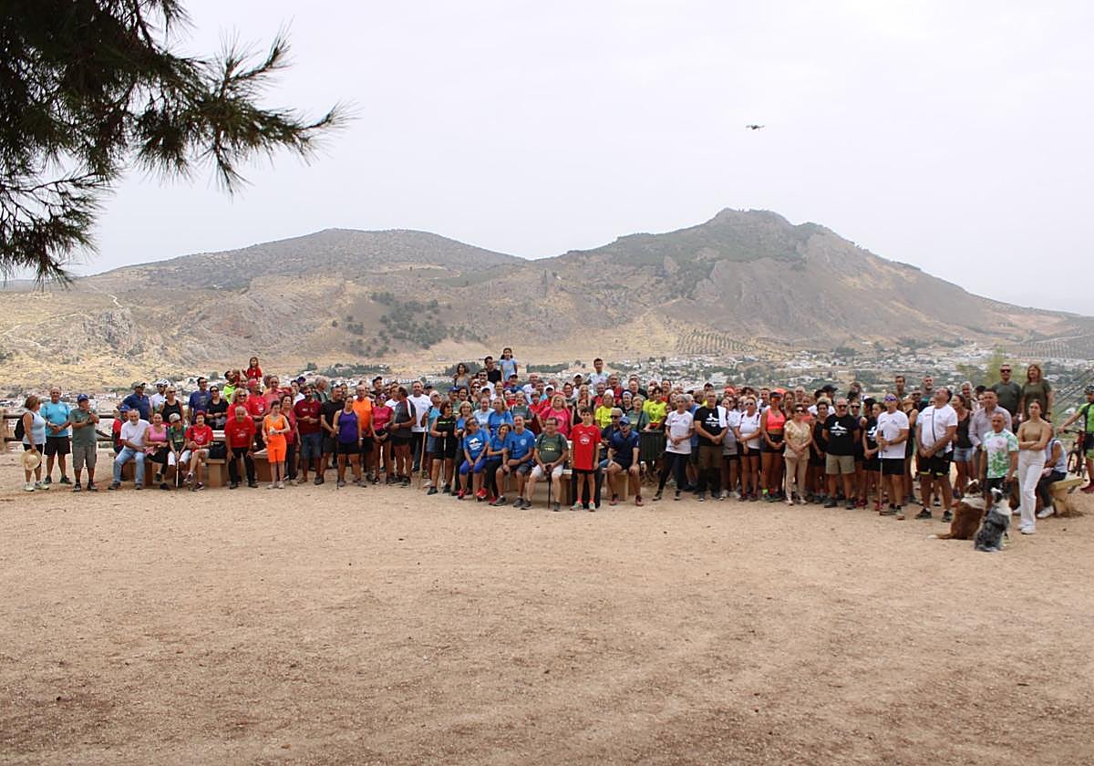 Colectivos y ciudadanos se reúnen en defensa del entorno natural de Loja ante el paso del AVE