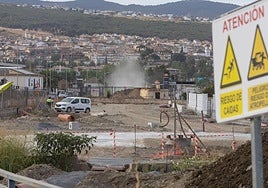 Imagen de los trabajos y la ejecución de las obras del nuevo carril en La Zubia.