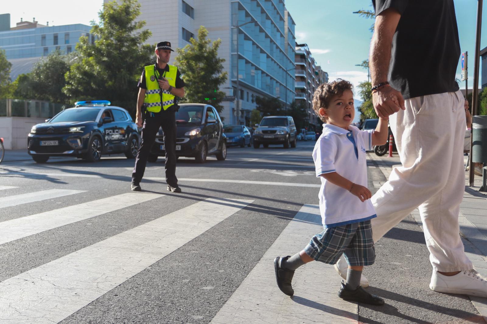 El primer día de colegio en Granada, en imágenes