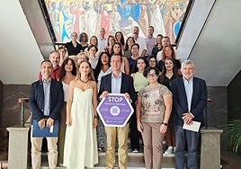 Diez entidades que trabajan contra la trata se suman a la red de Puntos Violeta en Almería