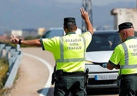 Se da la fuga tras atropellar mortalmente a una mujer en Pinos.