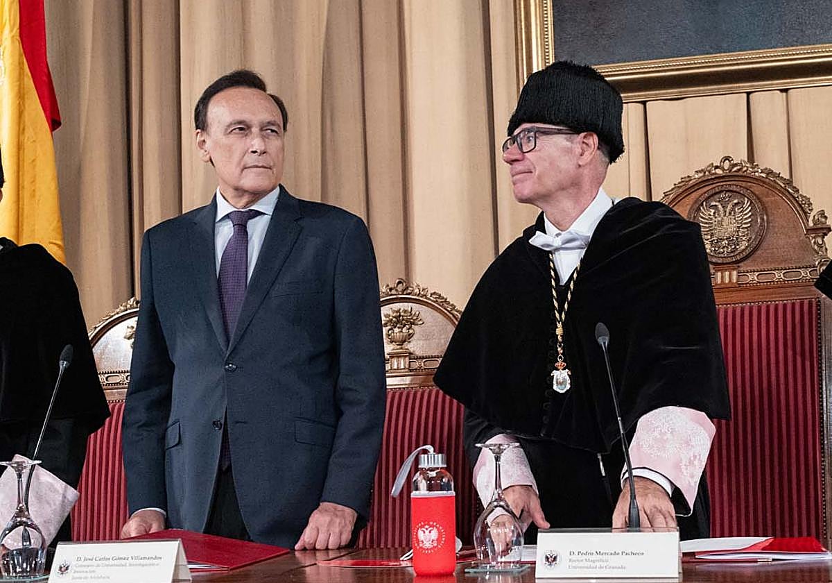 El consejero de Universidad, José Carlos Gómez Villamandos, junto al rector Pedro Mercado.