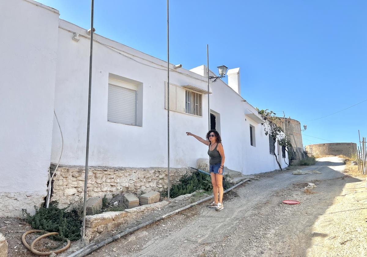 «Mi hermano tiene cáncer de pulmón y no puede abrir la ventana por el polvo del camino»