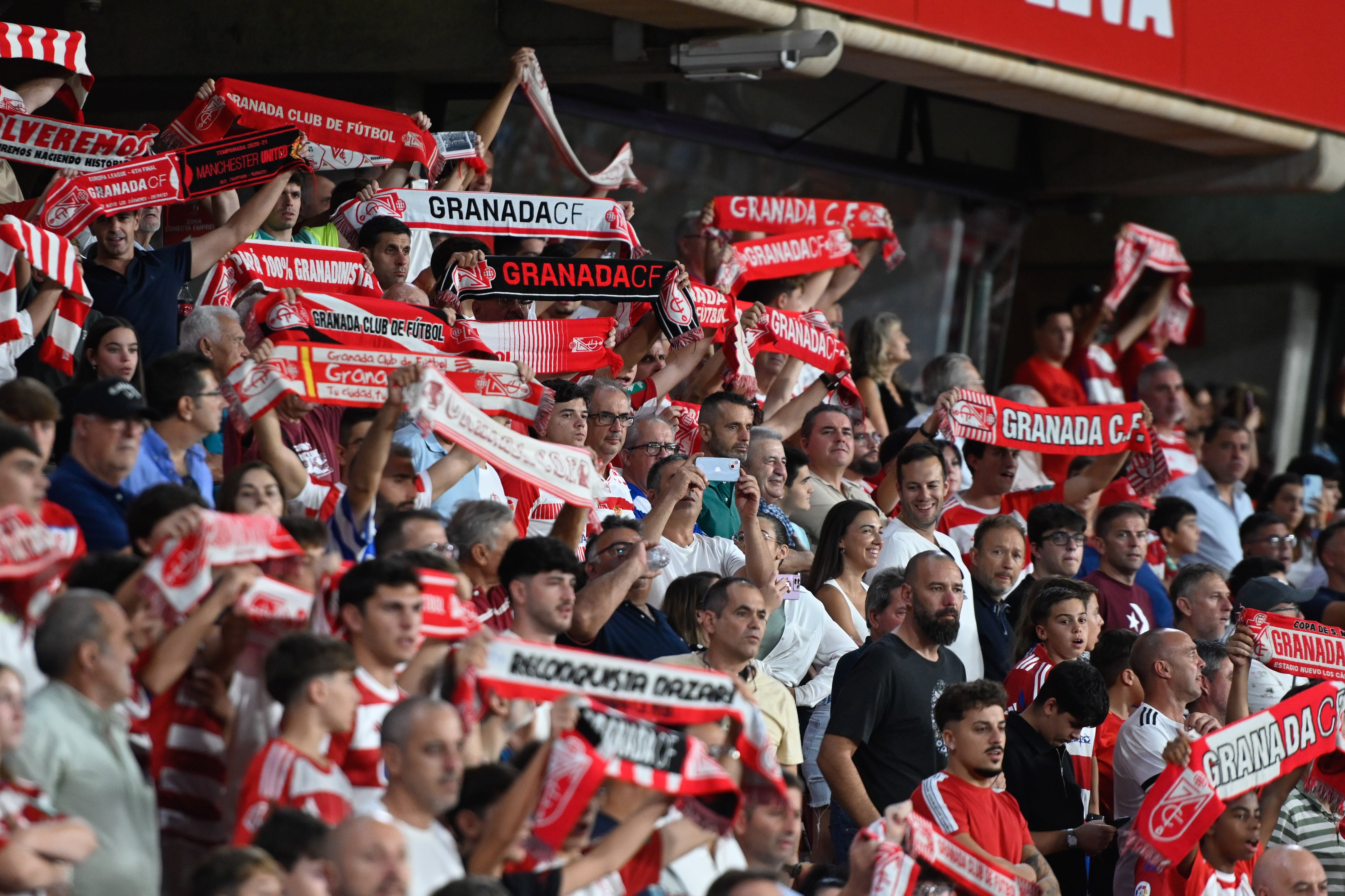Búscate en la grada del Granada-Leganés