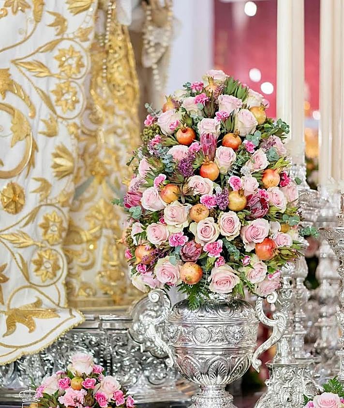 Imagen secundaria 2 - El Rosario de la Aurora en el Albaicín: Emoción, igualá femenina y palabras de paz