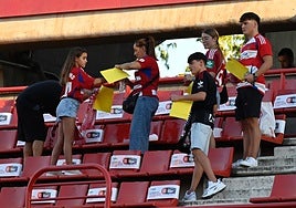 Búscate en la grada del Granada-Leganés