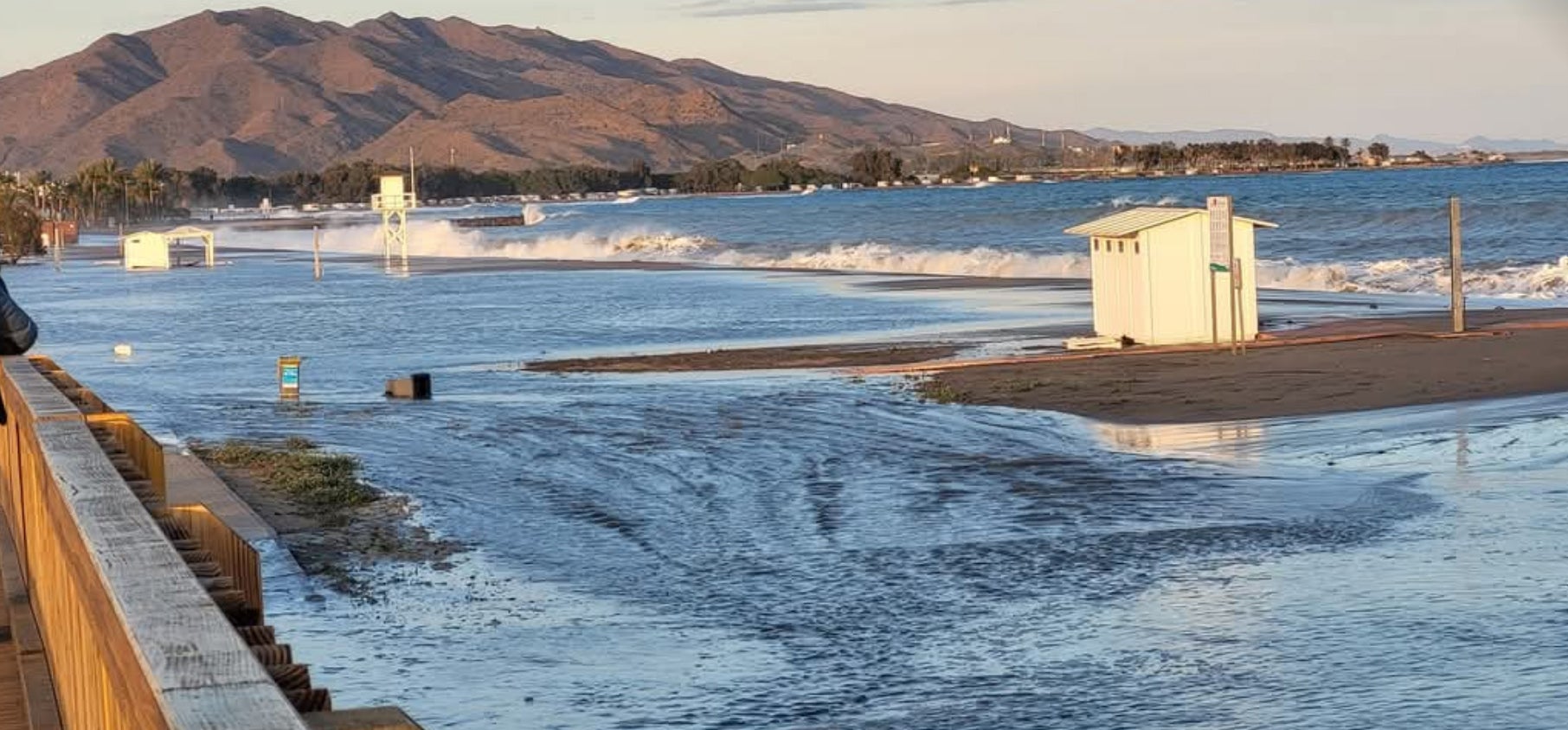 La playa de Vera después de un temporal el pasado enero de 2025.