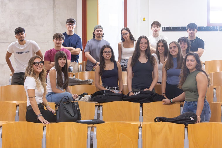 La UGR arranca con aulas llenas y la promesa de ampliar las plazas en las salas de estudio