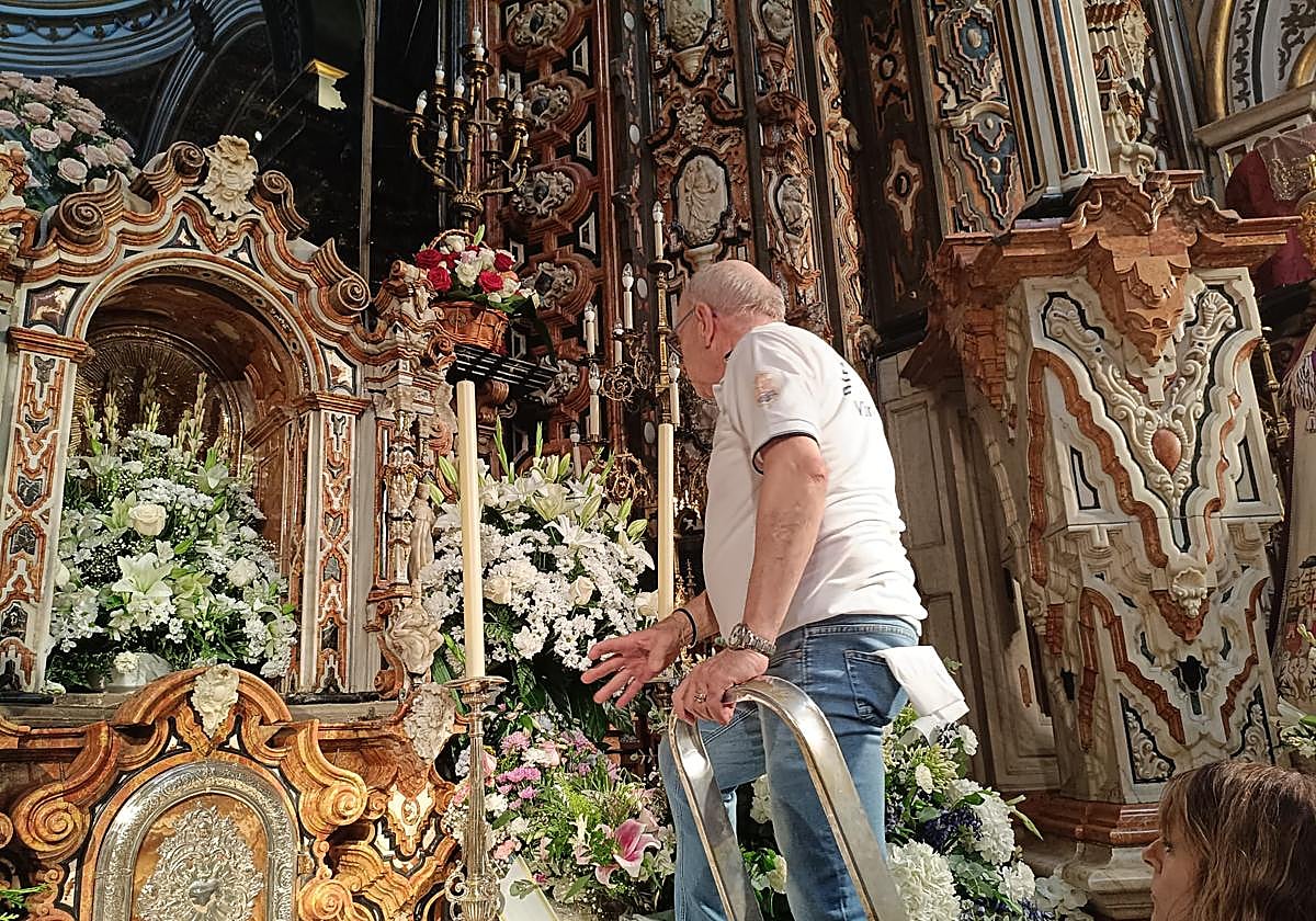 La cara más íntima y desconocida de la Ofrenda Floral y Solidaria