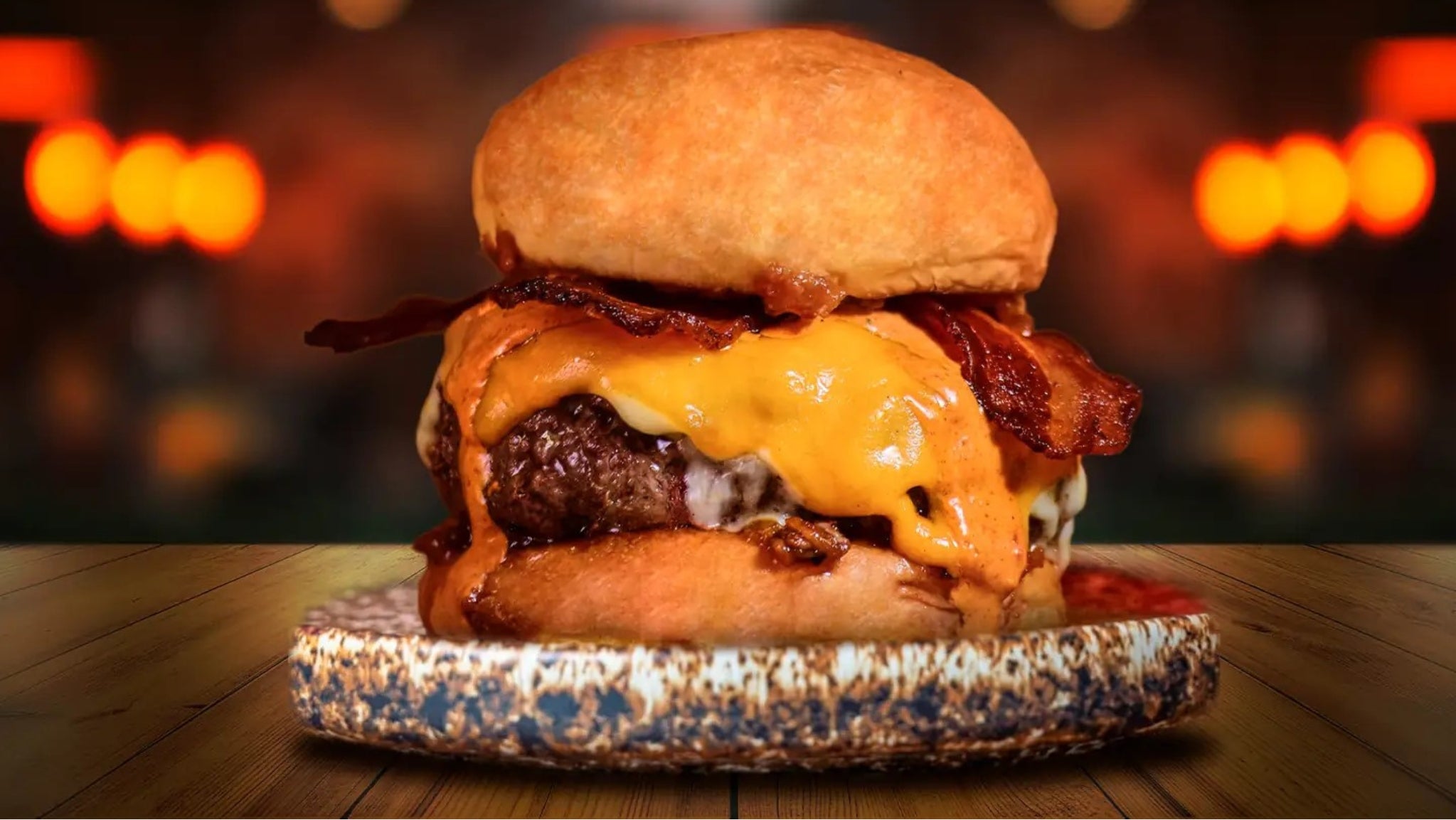 Linares se prepara para el campeonato de hamburguesas más bestia