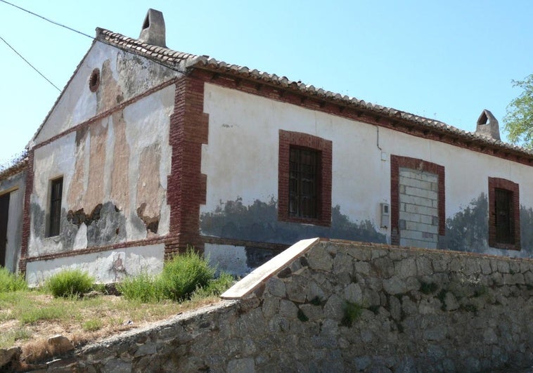 Los peones camineros que trabajan en la Alpujarra para la conservación de carreteras