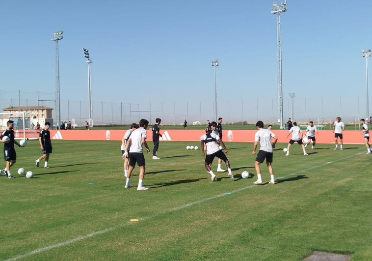 El Granada vuelve a entrenar sin Sola ni Bouldini