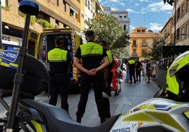 Atropello a una mujer de 70 años en la calle Alhamar.