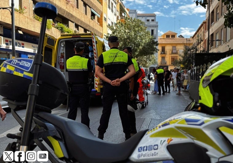 Una mujer de 70 años herida grave tras ser atropellada por una moto en la calle Alhamar