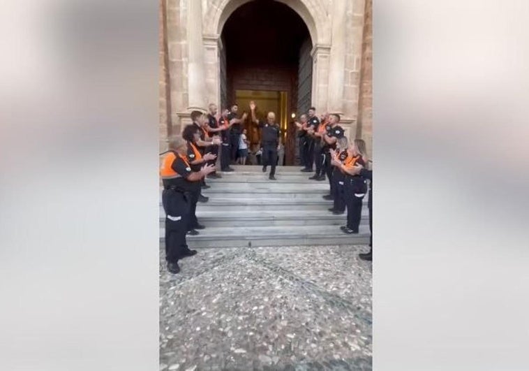 Emotivo adiós a Míchel, el policía querido por todos los vecinos de Íllora