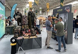 Variedad de utensilios de caza.