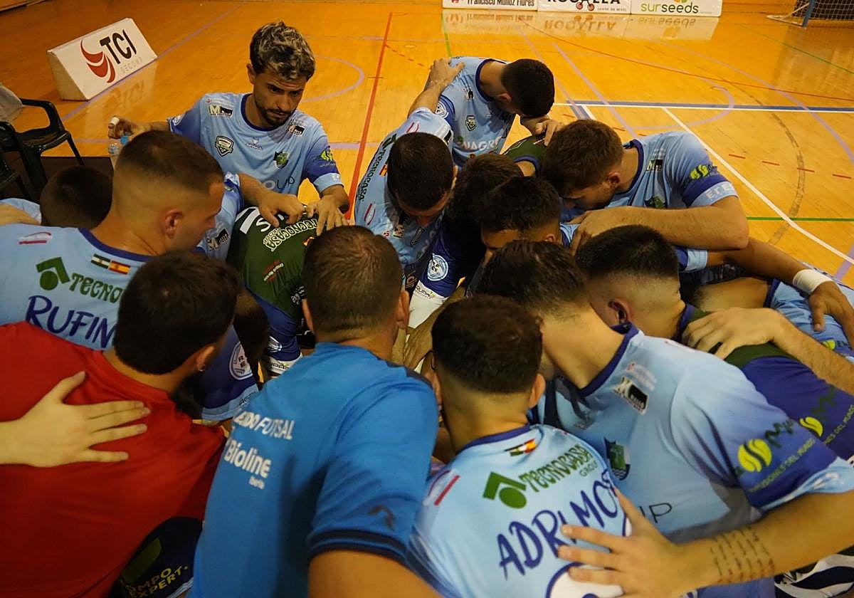 El equipo celeste se conjura para un inicio de temporada victorioso.