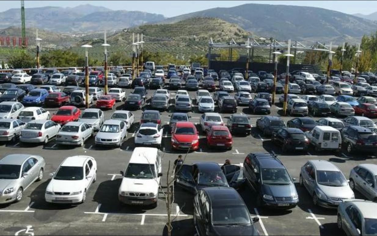 Aparcamiento en la feria de San Lucas en una edición anterior.