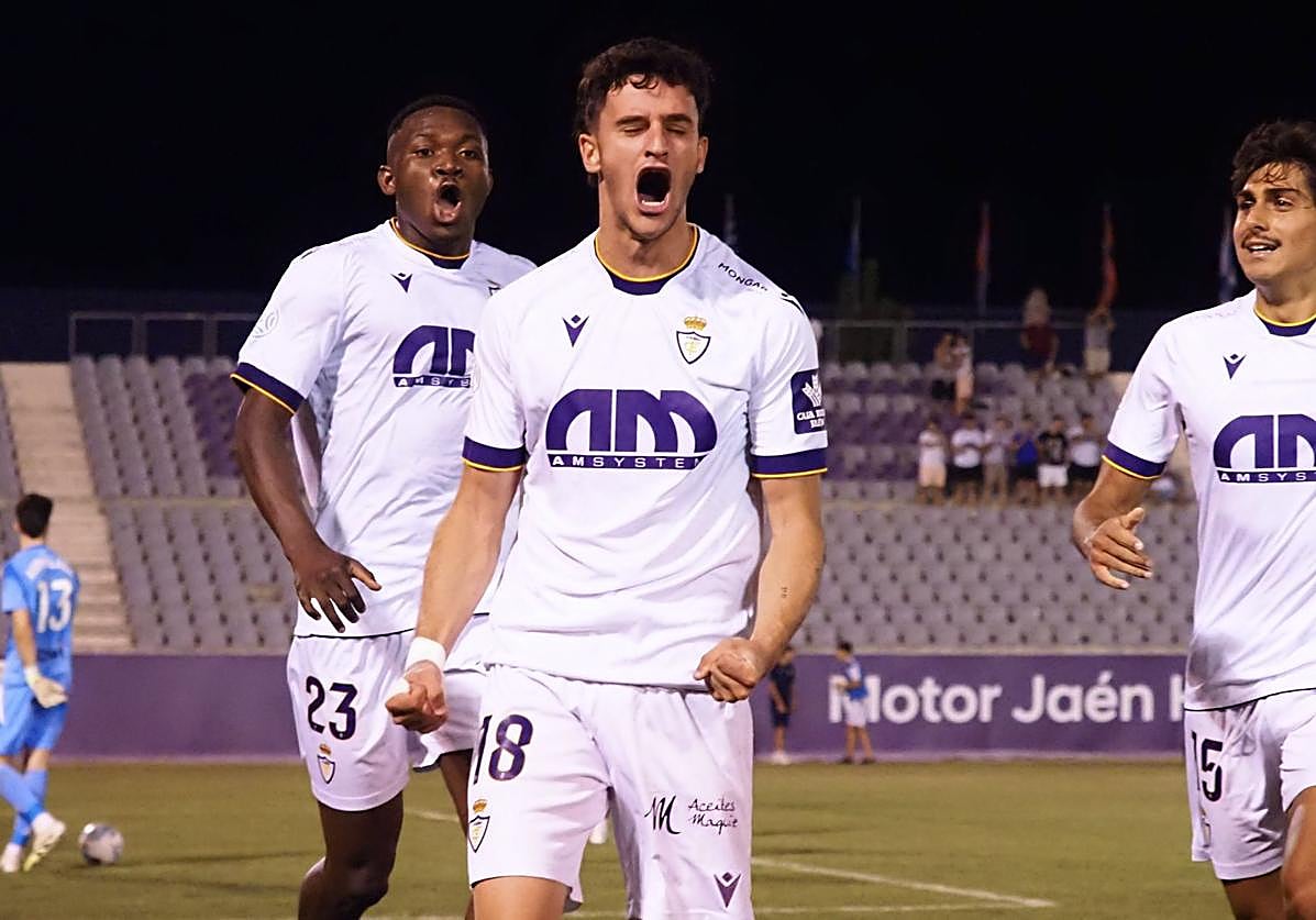 Sako y Manu López celebran uno de los tantos firmados ante el Granada CF.
