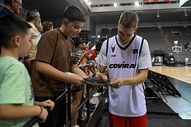 Encuéntrate en el entrenamiento con público del Covirán Granada