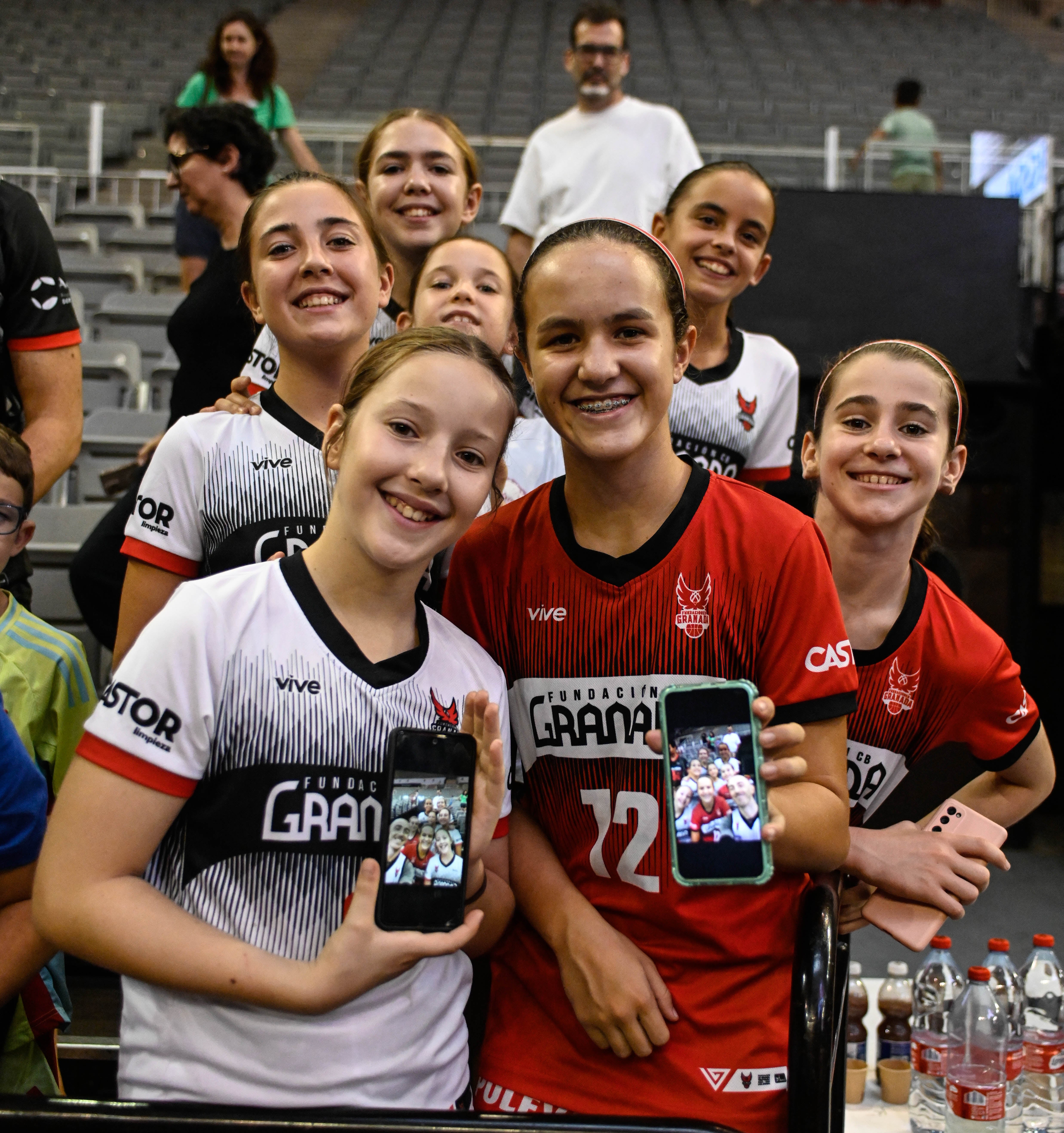 Encuéntrate en el entrenamiento con público del Covirán Granada