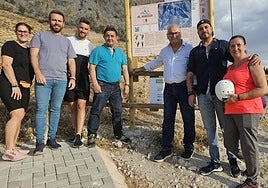 Inauguración de la vía ferrata de Bedmar con la presencia de Paco Reyes, el alcalde Enrique Carreras y el subdelegado del Gobierno Manuel Fernández, entre otros.