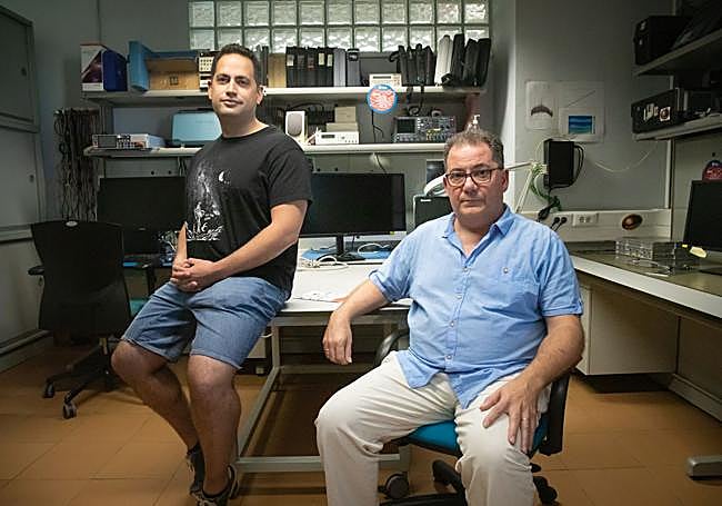 Julio Rodríguez y Julio Esteban Rodríguez, padre e hijo, científicos del IAA.