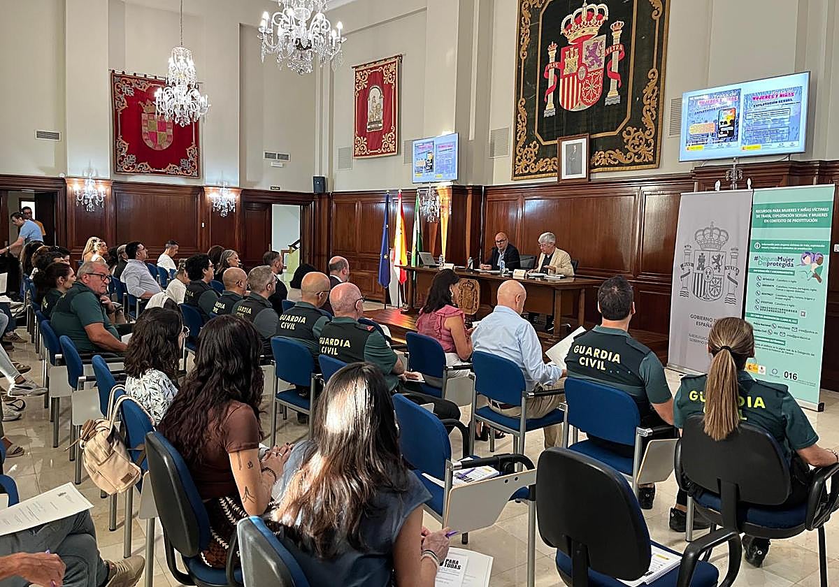 Jornadas celebradas con agentes de la Guardia Civil, Policía Nacional, Policía Local y otros profesionales.