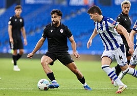 Arnau Puigmal siempre propone cuando salta al campo.