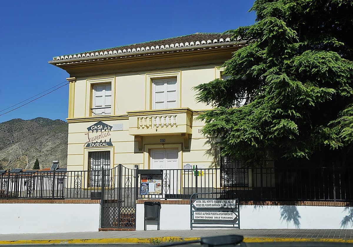 La actual Casa de la Juventud de Dúrcal, conocida en otros tiempos como Casa de las Damas