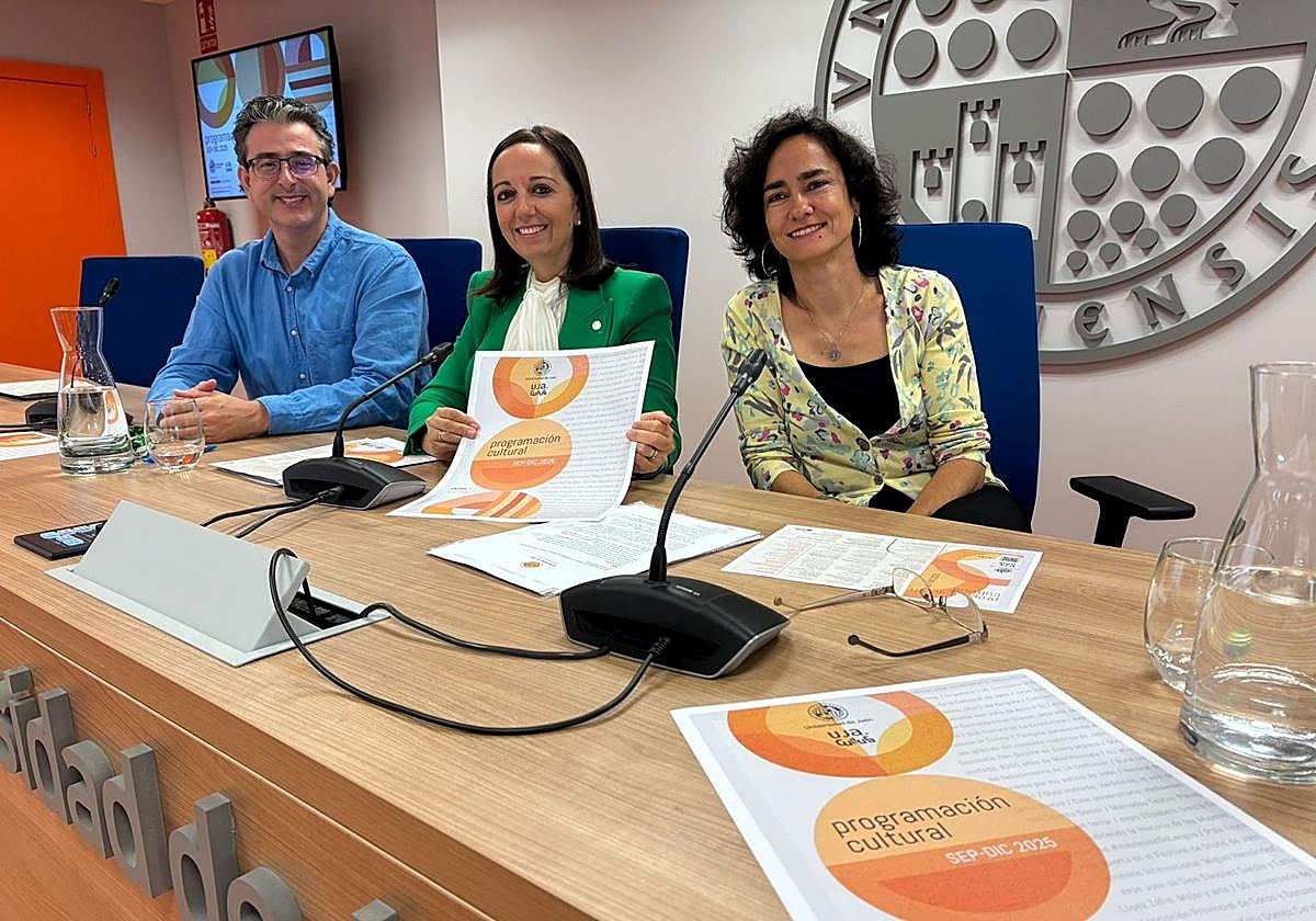 Javier Marín, Marta Torres e Isabel Abad.