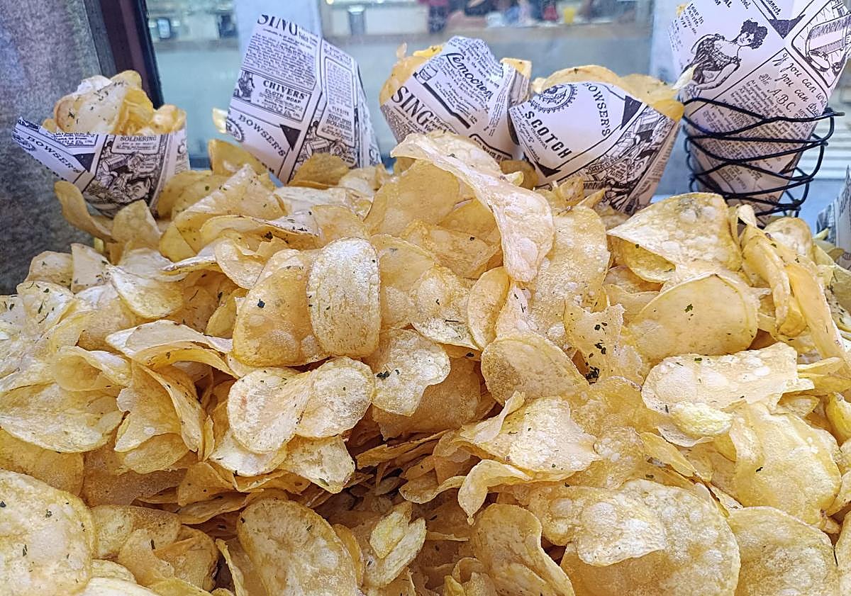 Imagen principal - TIenda de Conchifrit en el centro de Granada. 