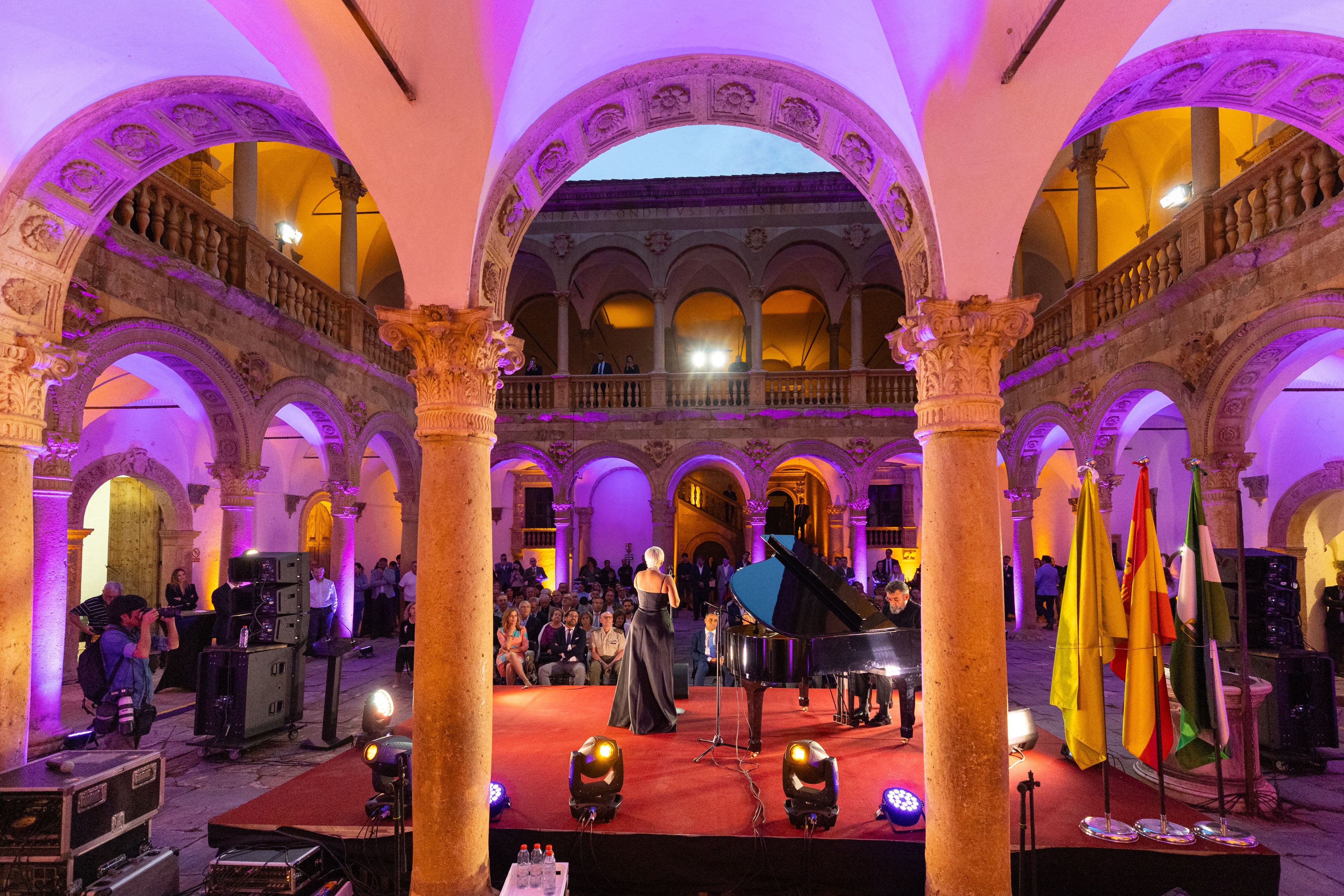 Las imágenes de la inauguración del castillo de La Calahorra este miércoles